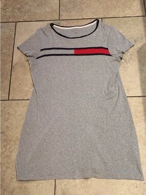 Tommy Hilfiger Grey Logo  Dress Women’s Large Casual Athleisure T-Shirt Style